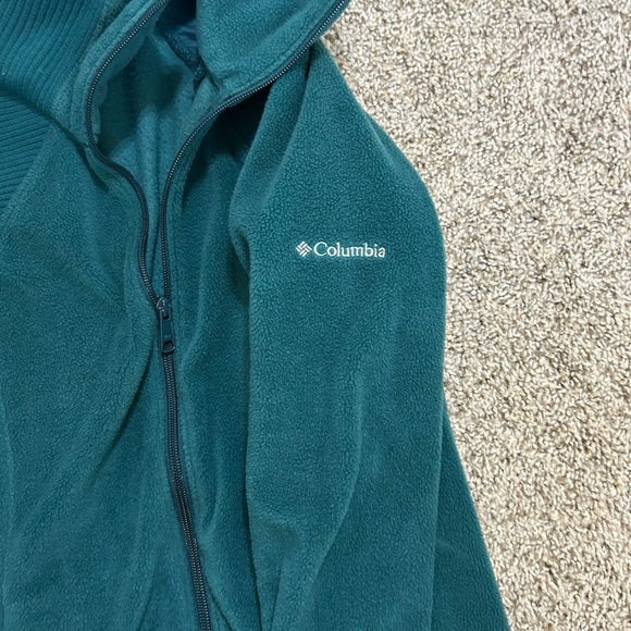 Columbia Women's Benton
Springs Full Zip Fleece Jacket in a teal color. - Picture 5 of 10